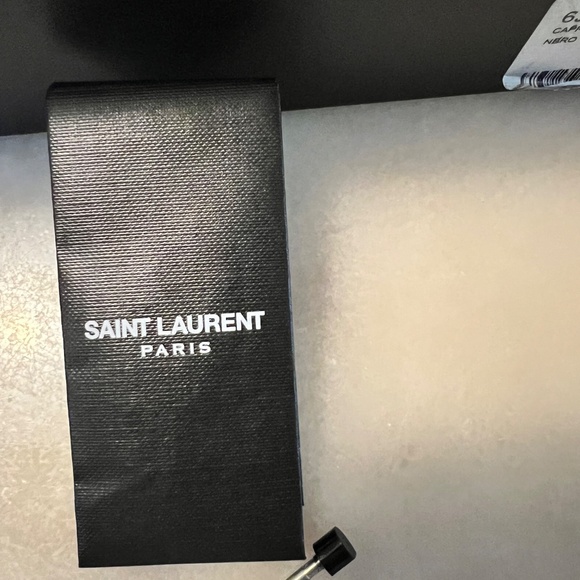 AUTHENTIC YSL CASSANDRA GOLD SIZE 9.5 - Picture 2 of 5